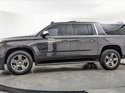 Used 2017 Chevrolet Suburban Premier image 3