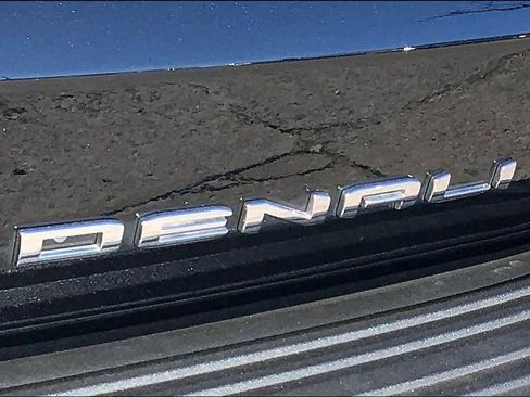 Certified 2023 GMC Yukon XL Denali Ultimate image 9