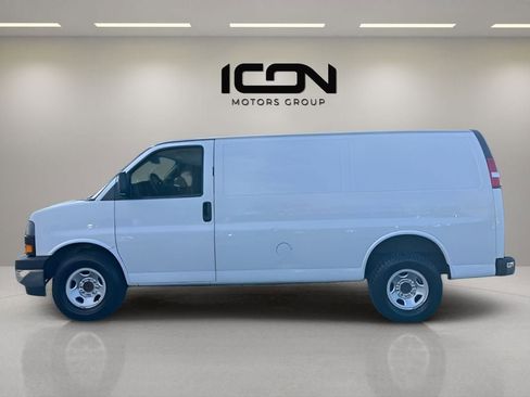 Used 2019 GMC Savana 2500 w/ Driver Convenience Package image 4