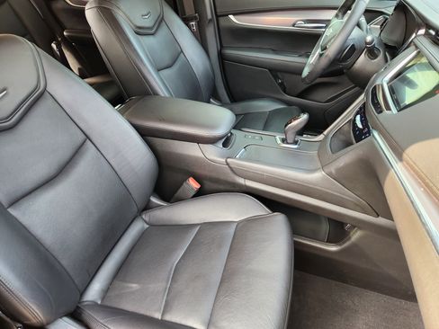 Used 2018 Cadillac XT5 Premium Luxury image 17