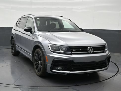 Used 2021 Volkswagen Tiguan SE R-Line FWD image 8