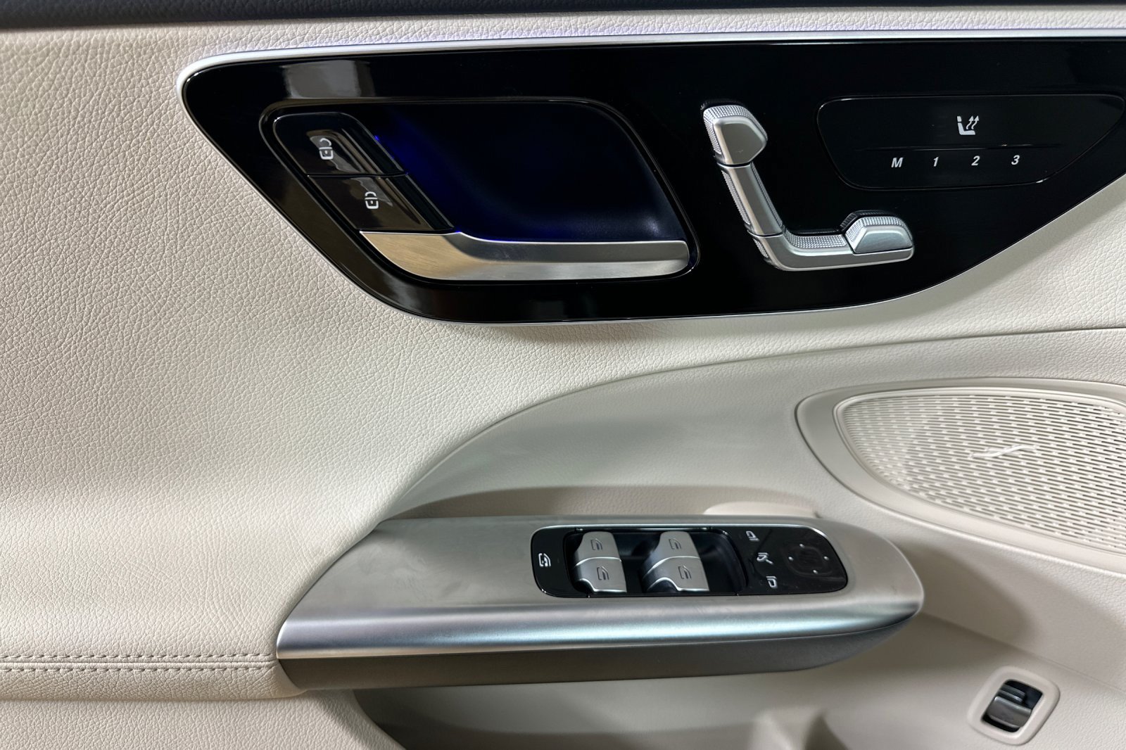 Used 2026 Mercedes-Benz C 300 Sedan image 10