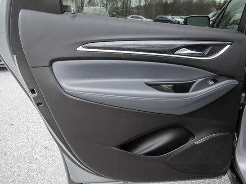 Used 2024 Buick Enclave Premium image 18