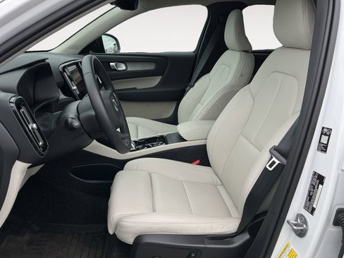 New 2026 Volvo XC40 B5 Plus w/ Protection Package Premier AWD/4WD image 9