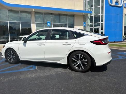 Used 2023 Honda Civic LX image 9