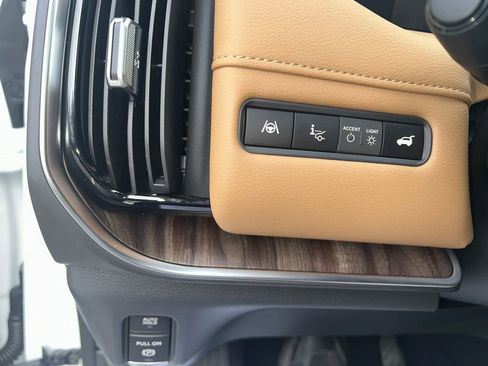 New 2026 Nissan Armada Platinum Reserve image 21