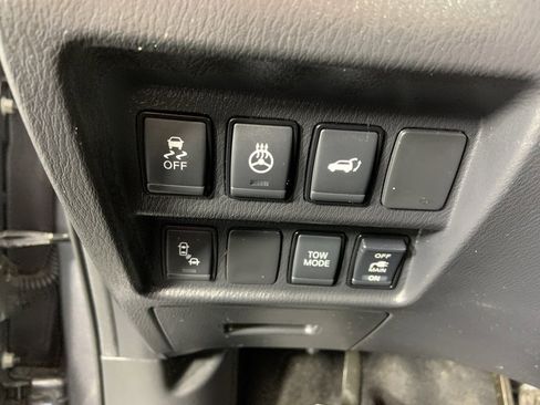 Used 2019 Nissan Pathfinder SL image 9