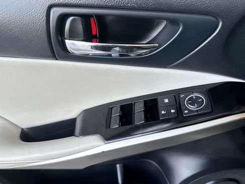 Used 2014 Lexus IS 250 w/ Navigation Package RWD image 12