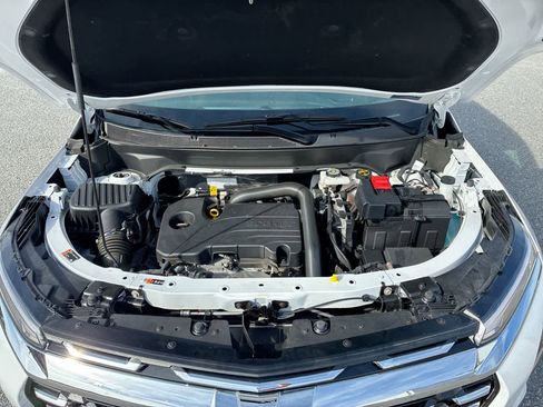 Used 2025 Chevrolet Equinox LT FWD image 29