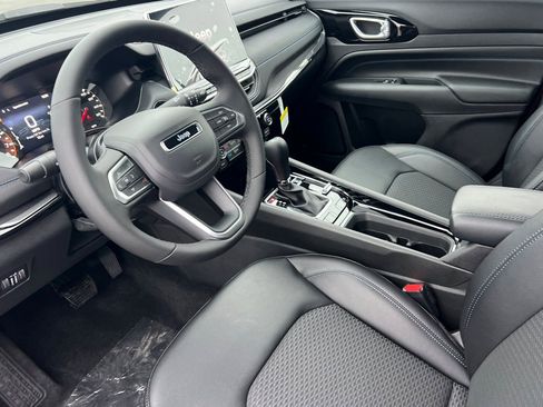 New 2026 Jeep Compass Latitude image 7