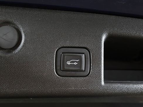 Used 2023 Chevrolet Equinox Premier image 50