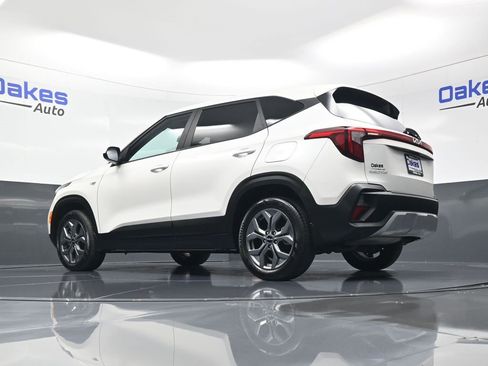 Certified 2024 Kia Seltos LX image 40