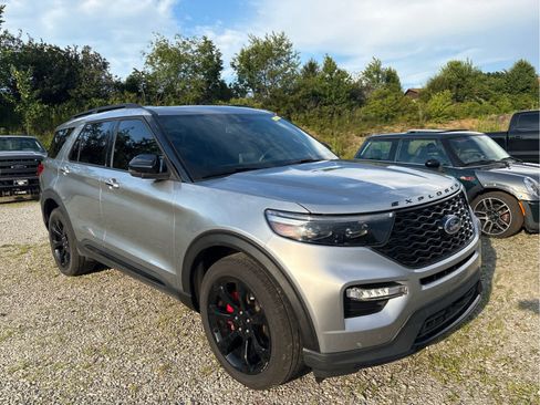 Used 2024 Ford Explorer ST w/ Equipment Group 401A AWD/4WD image 3