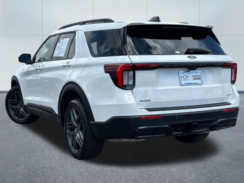 Used 2025 Ford Explorer ST-Line w/ ST-Line Street Pack AWD/4WD image 38