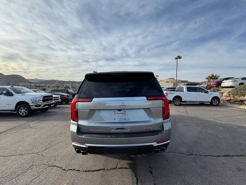 Used 2025 GMC Yukon XL Denali image 4