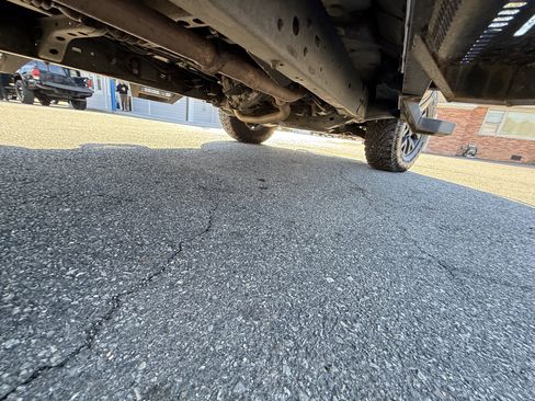 Used 2016 Toyota Tacoma SR5 w/ SR5 Appearance Package (SN) image 43