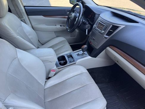Used 2014 Subaru Outback 2.5i Limited AWD/4WD image 21