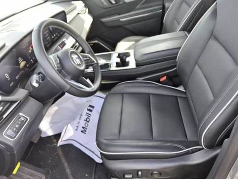 Used 2025 Buick Enclave Preferred FWD image 2