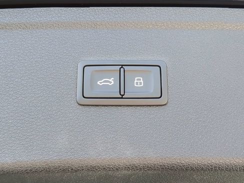 Used 2023 Audi Q5 2.0T Premium w/ Convenience Package AWD/4WD image 11