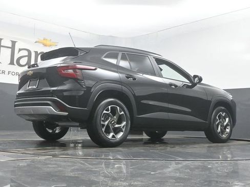 New 2026 Chevrolet Trax LT w/ Driver Confidence Package image 11