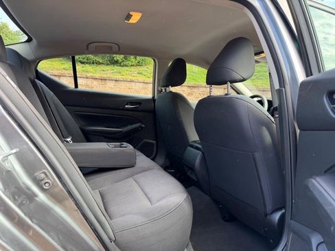 Used 2022 Nissan Altima 2.5 S FWD image 10