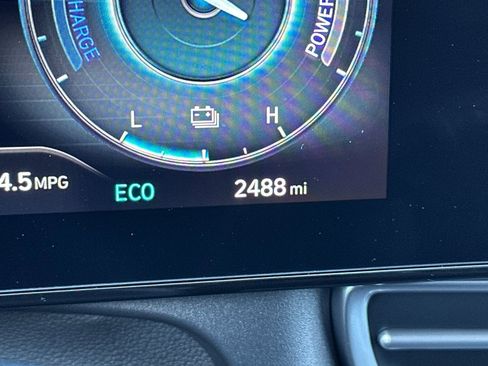 Used 2025 Hyundai Elantra Limited image 31