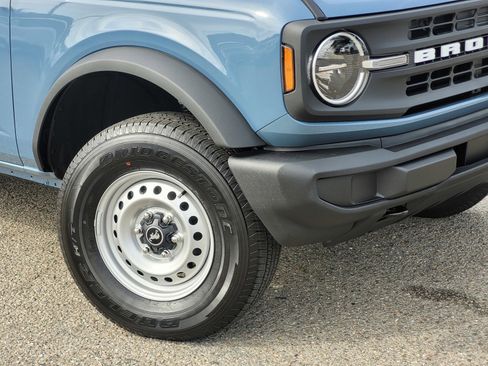 New 2025 Ford Bronco 4-Door image 4