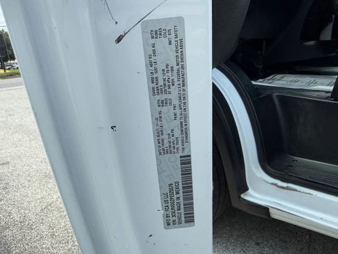 Used 2023 RAM ProMaster 2500 FWD image 13