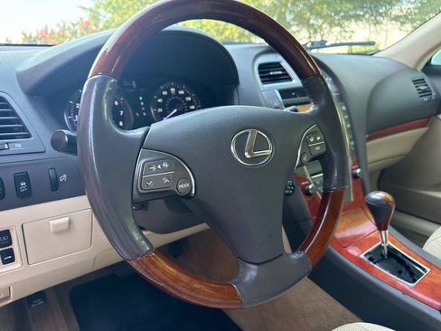 Used 2011 Lexus ES 350 FWD image 16