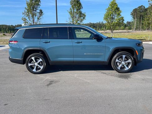 New 2026 Jeep Grand Cherokee L Limited w/ Luxury Tech Group II AWD/4WD image 8