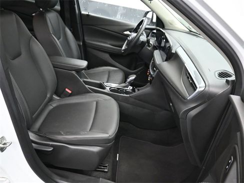 Used 2024 Buick Encore GX Sport Touring image 8