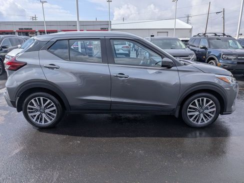 Used 2024 Nissan Kicks SV image 8