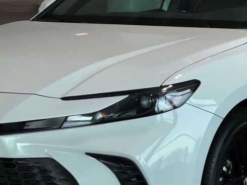 Used 2025 Toyota Camry SE FWD image 5