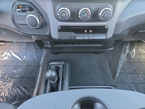 Used 2024 RAM 2500 Tradesman w/ Chrome Appearance Group AWD/4WD image 25