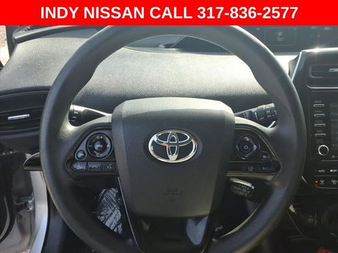 Used 2021 Toyota Prius LE image 19