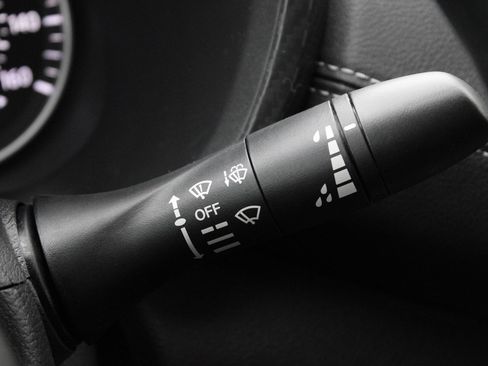 Certified 2023 Nissan Sentra SV image 32