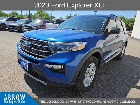 Used 2020 Ford Explorer XLT w/ Equipment Group 202A AWD/4WD image 4
