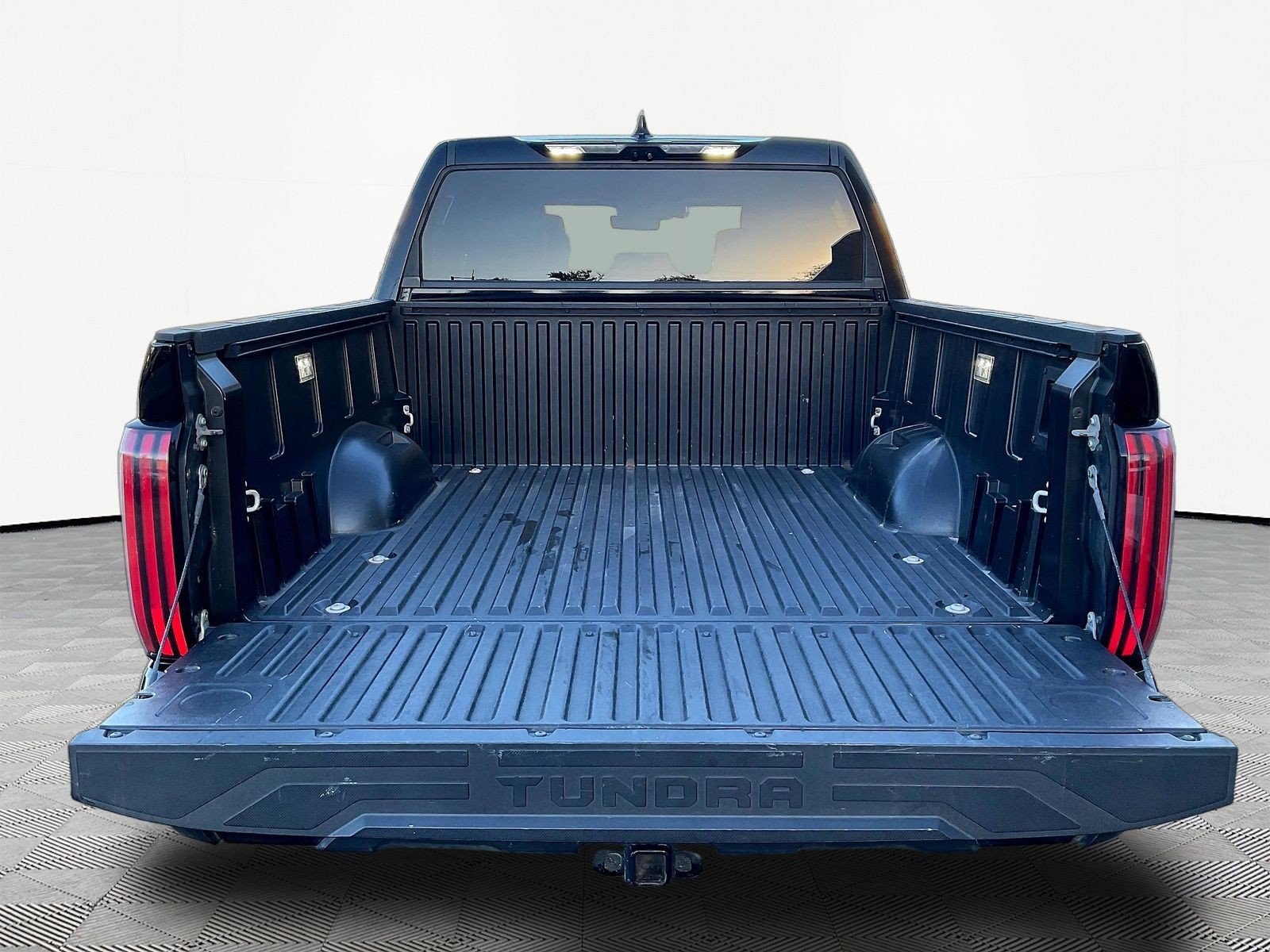Used 2023 Toyota Tundra Platinum AWD/4WD image 7