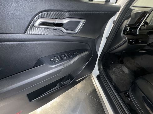 Certified 2025 Kia Sportage LX image 16