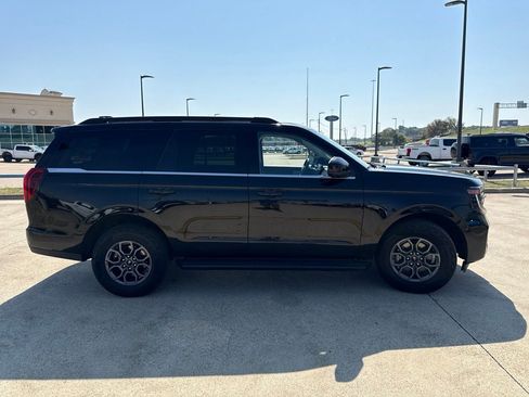 Used 2025 Ford Expedition Active RWD image 17