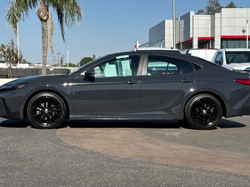 Used 2026 Toyota Camry SE FWD image 7