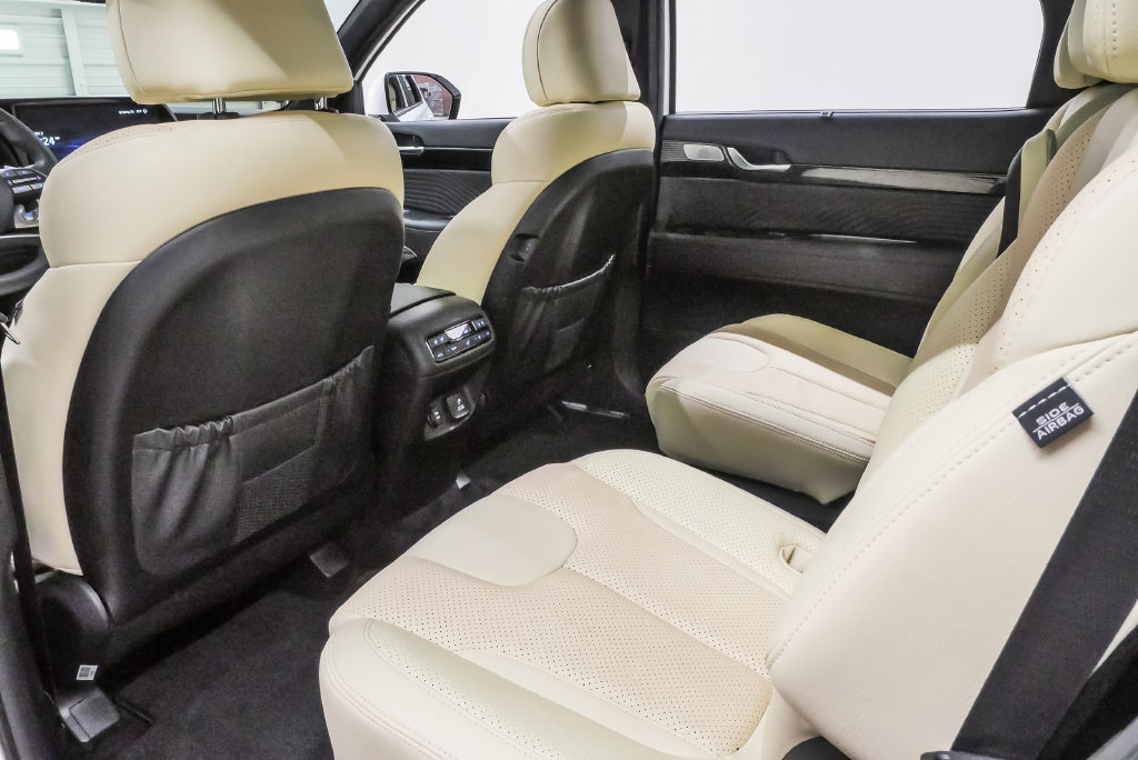 Certified 2025 Hyundai Palisade Calligraphy AWD/4WD image 11
