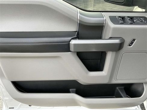 Used 2016 Ford F150 XLT w/ Equipment Group 302A Luxury image 19