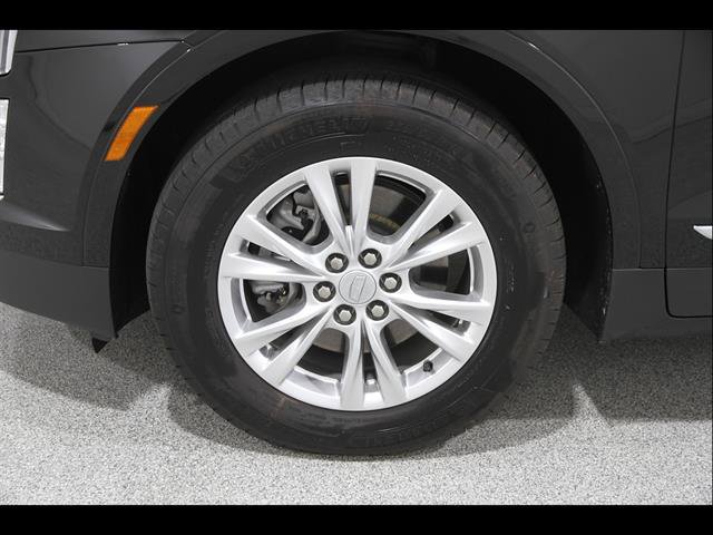 Certified 2025 Cadillac XT5 Luxury w/ LPO, Floor Liner Package AWD/4WD image 22