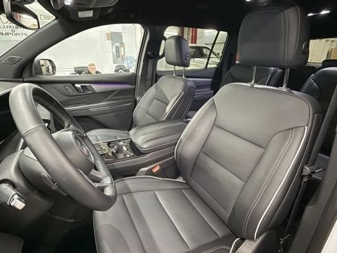 Used 2025 Buick Enclave Preferred image 16