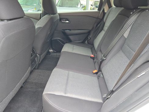Used 2023 Nissan Rogue SV FWD image 13