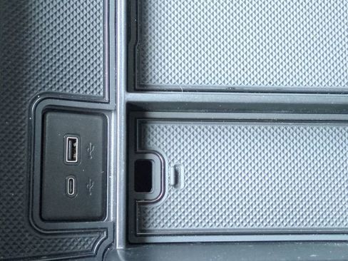 Used 2023 GMC Sierra 1500 AT4 w/ Technology Package image 28