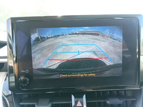 Used 2025 Toyota Corolla LE FWD image 28