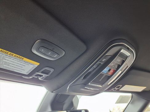 Used 2025 Jeep Grand Cherokee Limited image 15