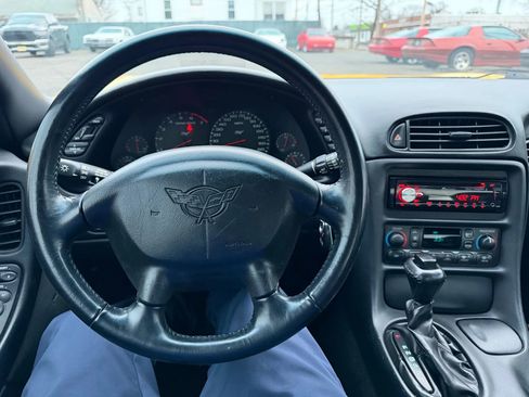 Used 2003 Chevrolet Corvette Coupe w/ Preferred Equipment Group image 20